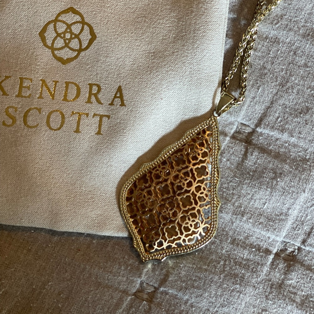 Kendra Scott Necklace
